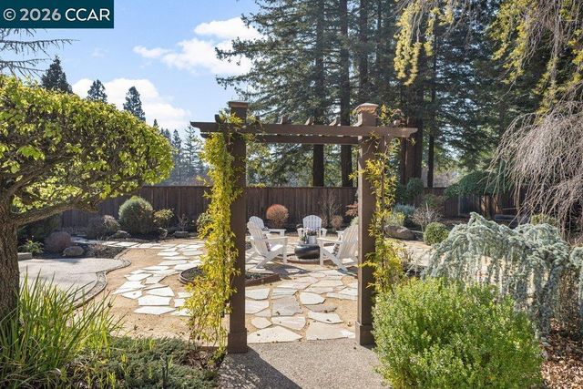 515 La Mancha Ct, Danville, CA 94526