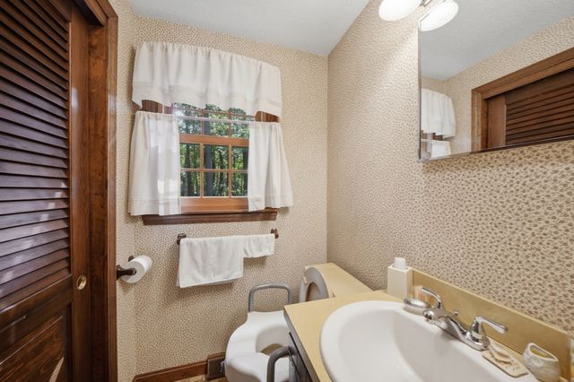 15 East St 17A, Pepperell, MA 01463
