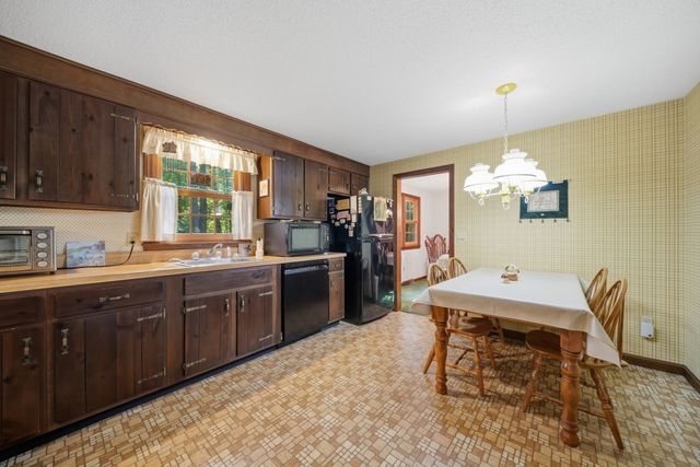 15 East St 17A, Pepperell, MA 01463