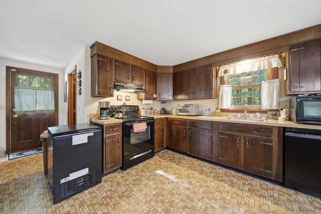 15 East St 17A, Pepperell, MA 01463