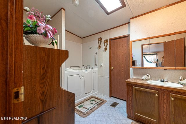 1835 SW Circle Drive, Cleveland, TN 37311