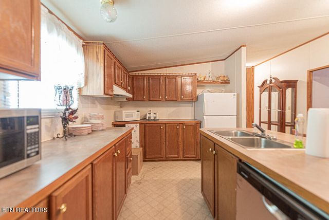 1835 SW Circle Drive, Cleveland, TN 37311