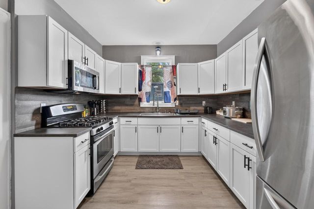 6903 27th AVENUE, Kenosha, WI 53143
