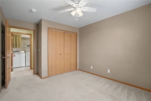 5575 Kacena Ave 6, Marion, IA 52302