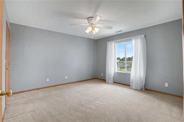 5575 Kacena Ave 6, Marion, IA 52302