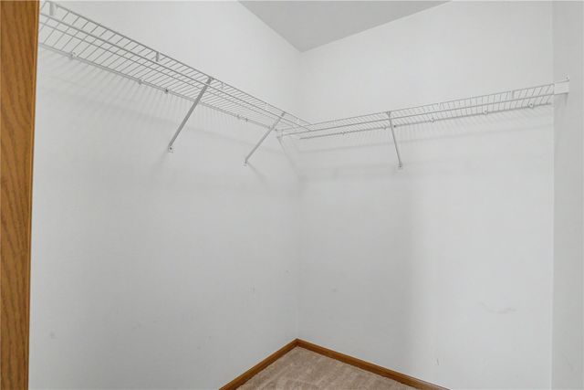 5575 Kacena Ave 6, Marion, IA 52302