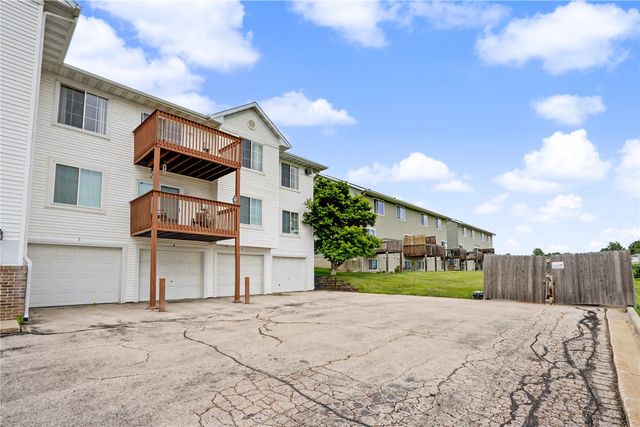 5575 Kacena Ave 6, Marion, IA 52302