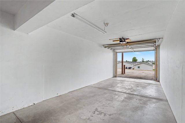 5575 Kacena Ave 6, Marion, IA 52302