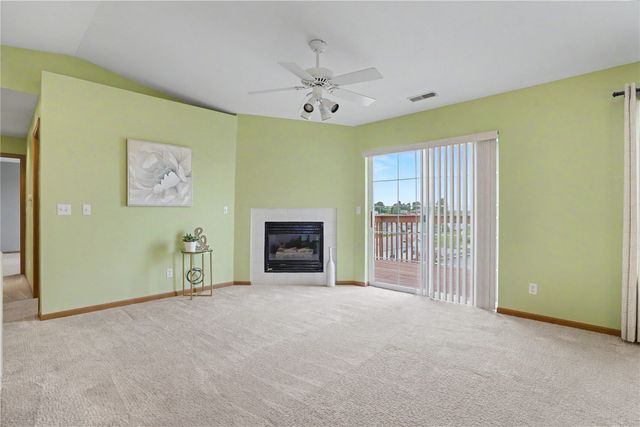 5575 Kacena Ave 6, Marion, IA 52302