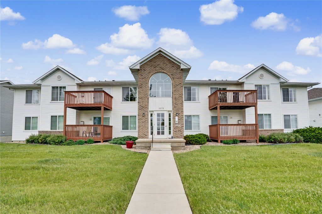 5575 Kacena Ave 6, Marion, IA 52302