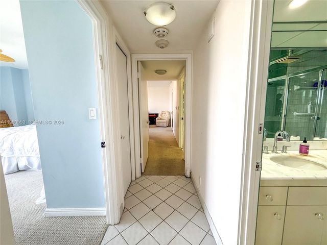 19707 Turnberry Way 9D, Aventura, FL 33180