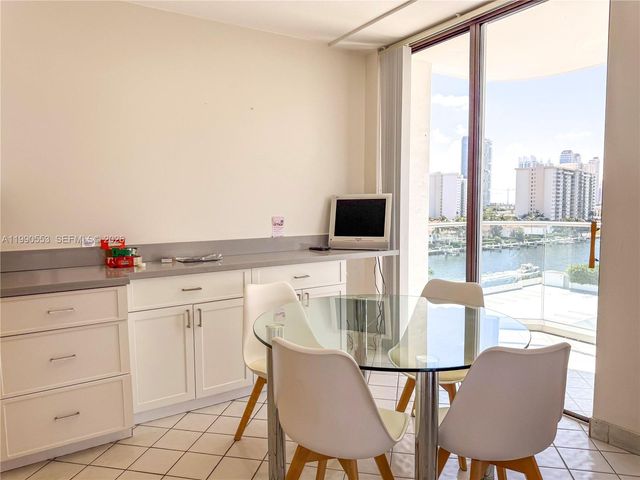 19707 Turnberry Way 9D, Aventura, FL 33180