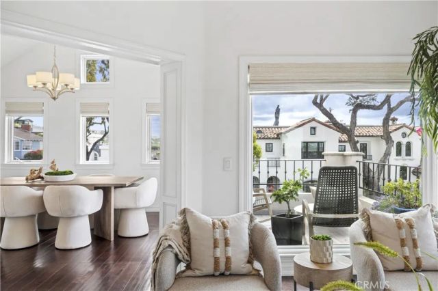 423 Poppy, Corona Del Mar, CA 92625