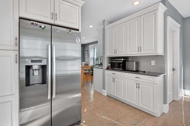 962 Pleasant St, Worcester, MA 01602