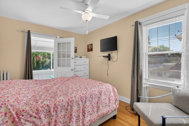 962 Pleasant St, Worcester, MA 01602