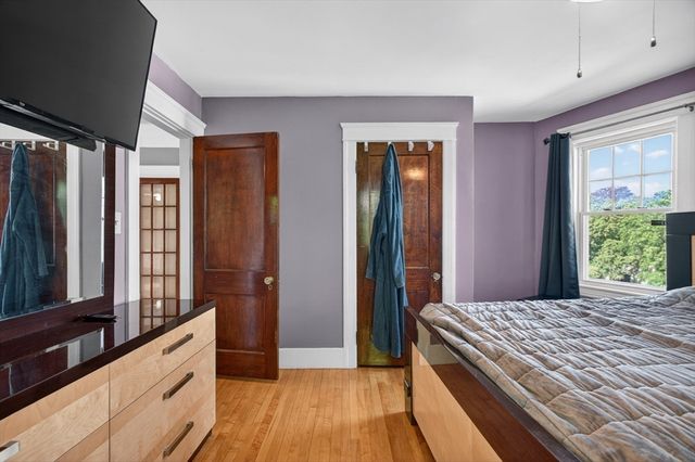 962 Pleasant St, Worcester, MA 01602