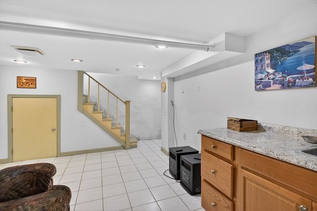 962 Pleasant St, Worcester, MA 01602