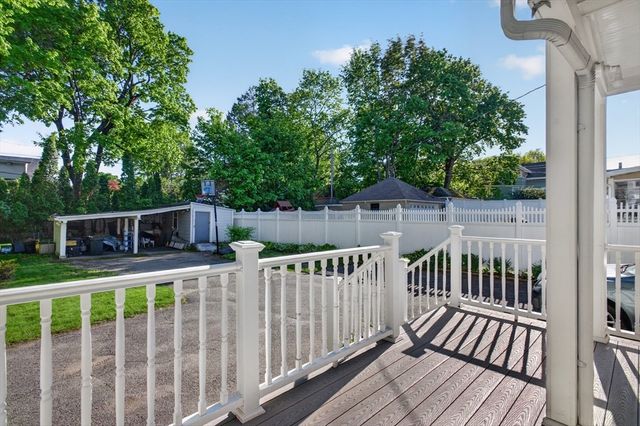 962 Pleasant St, Worcester, MA 01602