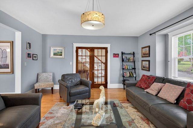 962 Pleasant St, Worcester, MA 01602