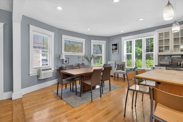 962 Pleasant St, Worcester, MA 01602