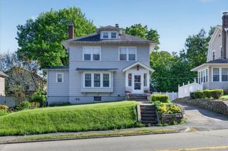 962 Pleasant St, Worcester, MA 01602