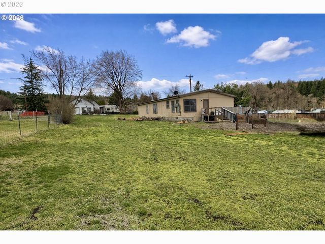 701 2ND St, Cove, OR 97824