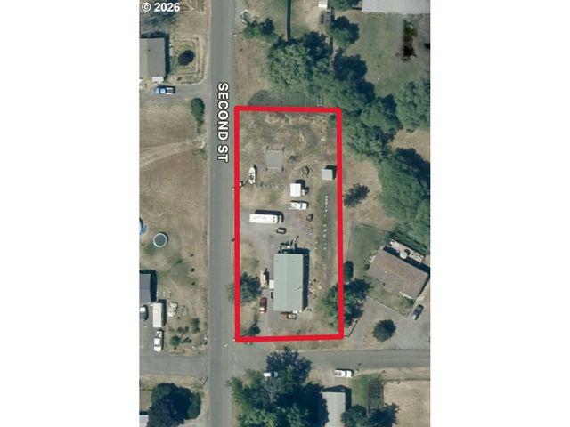 701 2ND St, Cove, OR 97824