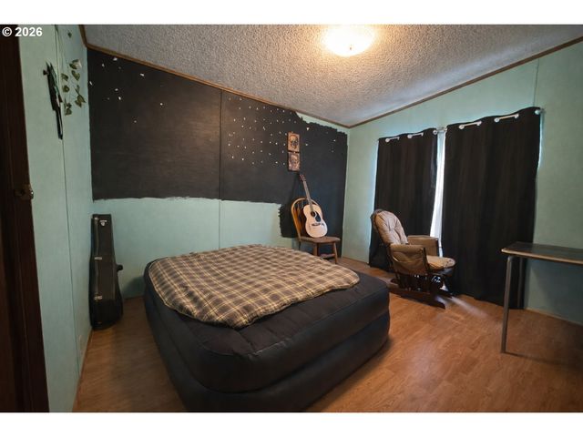 701 2ND St, Cove, OR 97824