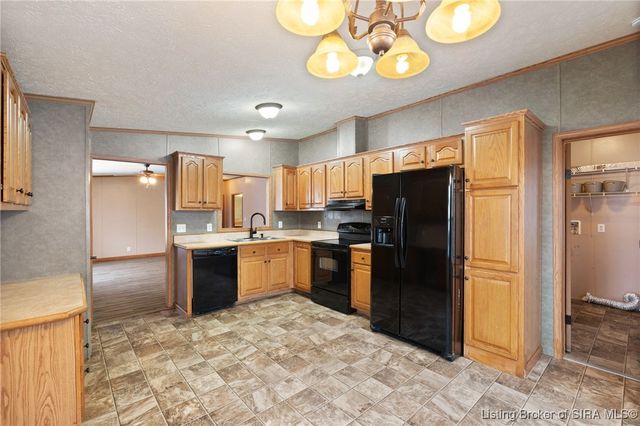 215 Miller Avenue, Sellersburg, IN 47172