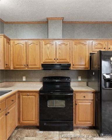 215 Miller Avenue, Sellersburg, IN 47172