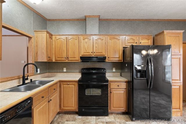 215 Miller Avenue, Sellersburg, IN 47172