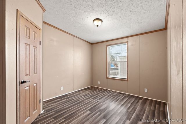 215 Miller Avenue, Sellersburg, IN 47172