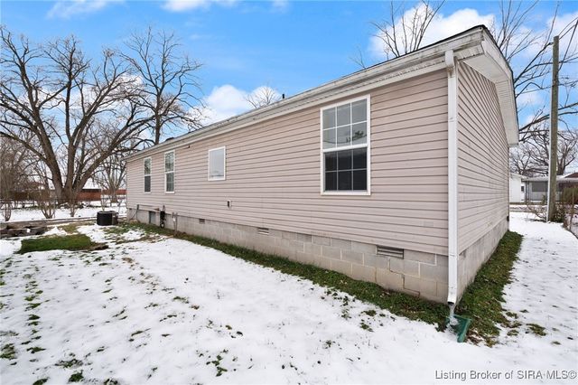 215 Miller Avenue, Sellersburg, IN 47172