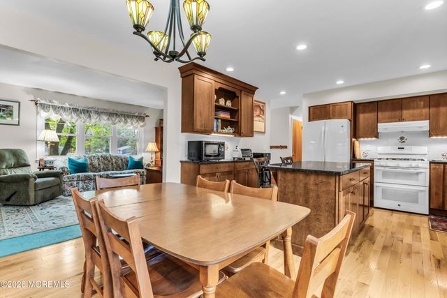 825 Knight Street, Toms River, NJ 08753