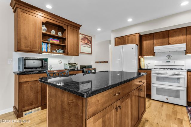 825 Knight Street, Toms River, NJ 08753