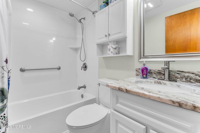 825 Knight Street, Toms River, NJ 08753