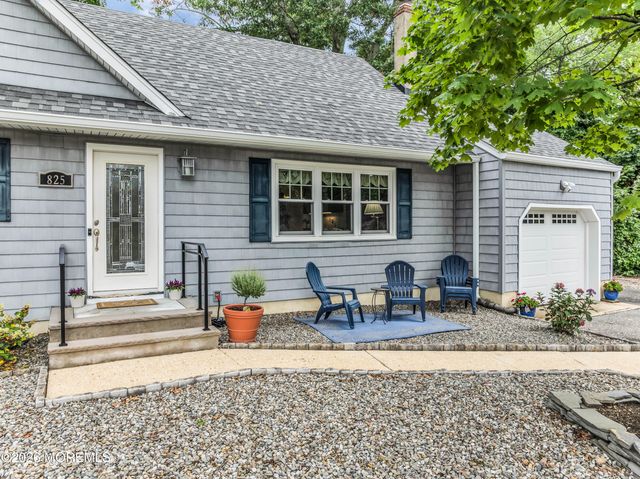 825 Knight Street, Toms River, NJ 08753