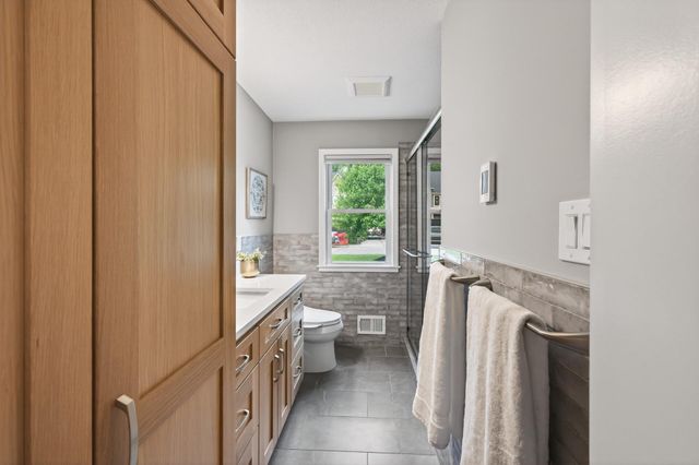 6037 York Avenue S, Edina, MN 55410