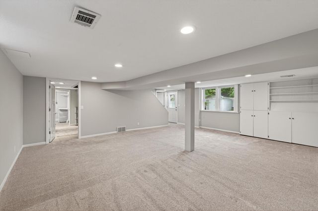 6037 York Avenue S, Edina, MN 55410