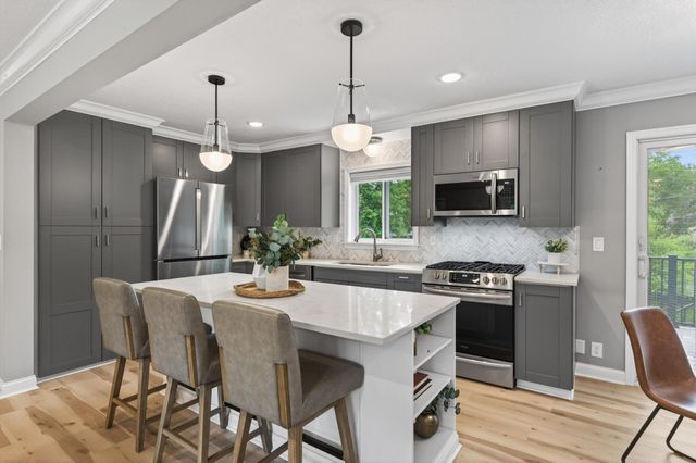 6037 York Avenue S, Edina, MN 55410