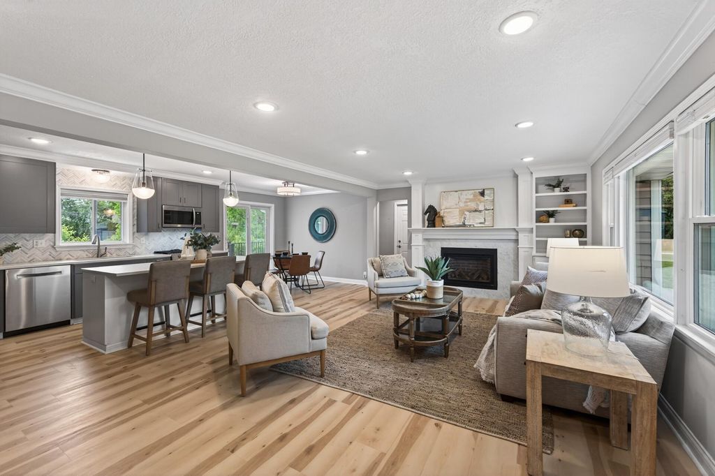 6037 York Avenue S, Edina, MN 55410
