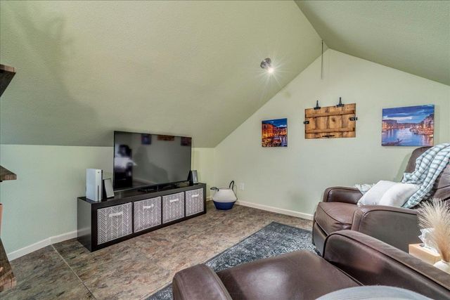 743 E Oltorf ST 201, Austin, TX 78704