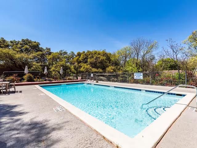 743 E Oltorf ST 201, Austin, TX 78704