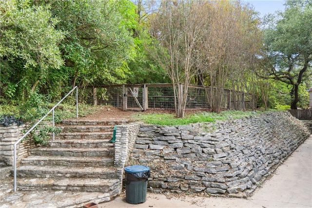 743 E Oltorf ST 201, Austin, TX 78704