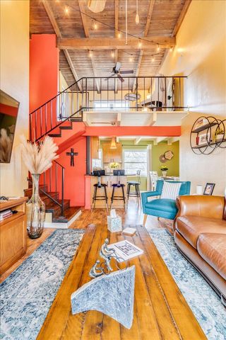 743 E Oltorf ST 201, Austin, TX 78704