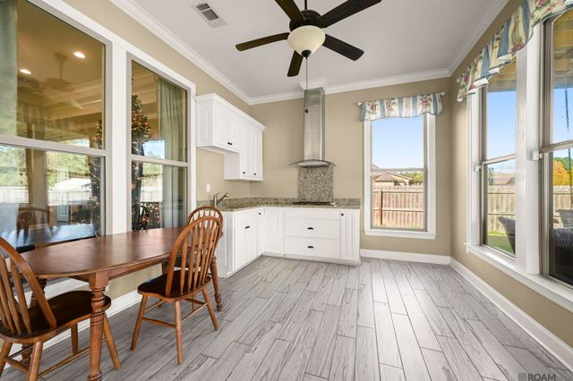 29910 Marsh Dr, Livingston, LA 70754