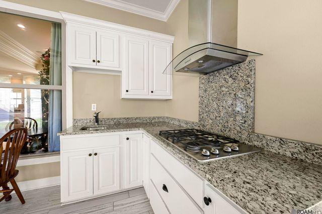 29910 Marsh Dr, Livingston, LA 70754