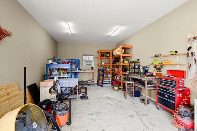 29910 Marsh Dr, Livingston, LA 70754