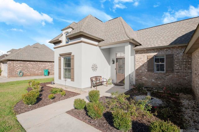 29910 Marsh Dr, Livingston, LA 70754