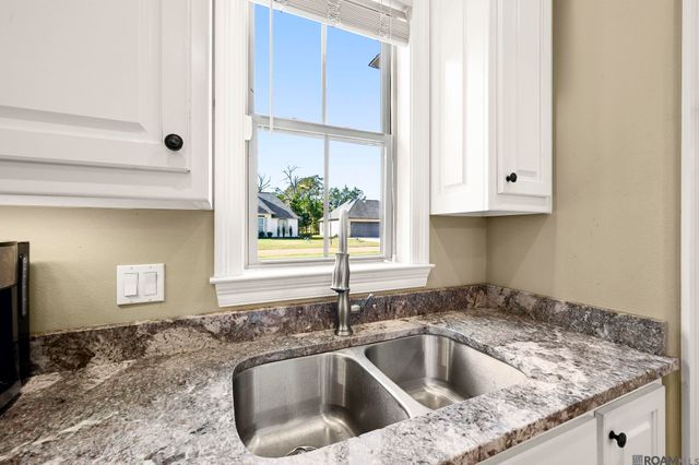 29910 Marsh Dr, Livingston, LA 70754